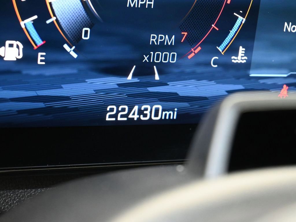 Used 2024 Chevrolet Traverse RS image 40