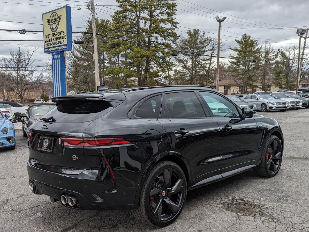 Used 2023 Jaguar F-PACE SVR image 7