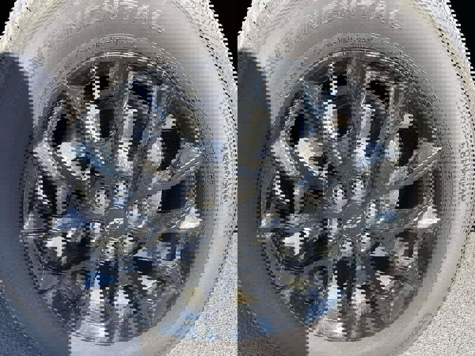 Used 2025 Chevrolet Traverse LT w/ Midnight/Sport Edition FWD image 9