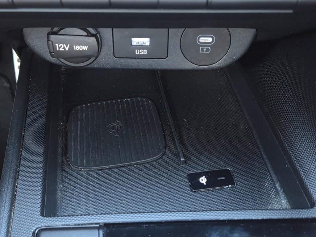 Used 2025 Hyundai Elantra Sport FWD image 29