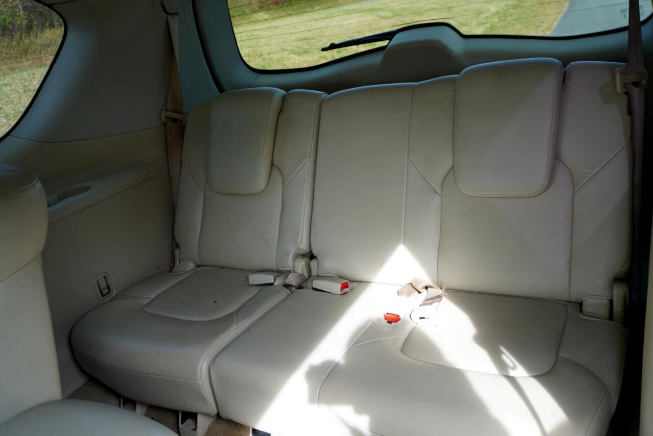 Used 2011 INFINITI QX56 2WD w/ Deluxe Touring Pkg image 19