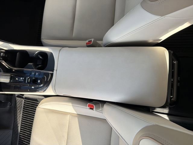 Certified 2024 Toyota Crown AWD/4WD image 25
