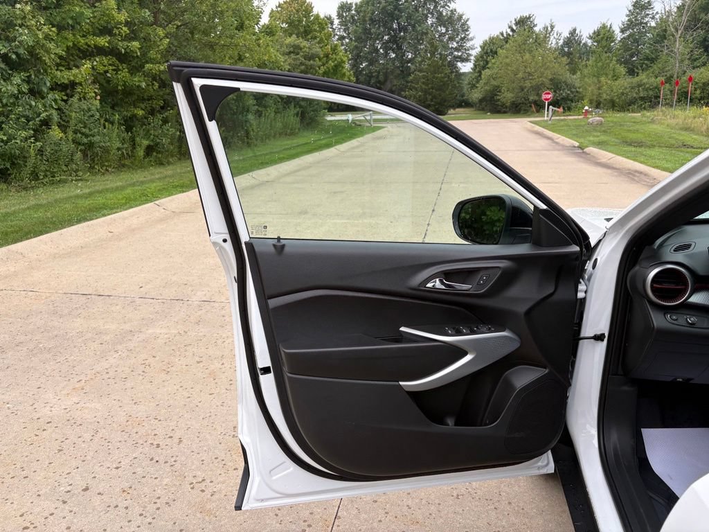 New 2026 Chevrolet Trax RS w/ Sunroof Package FWD image 13