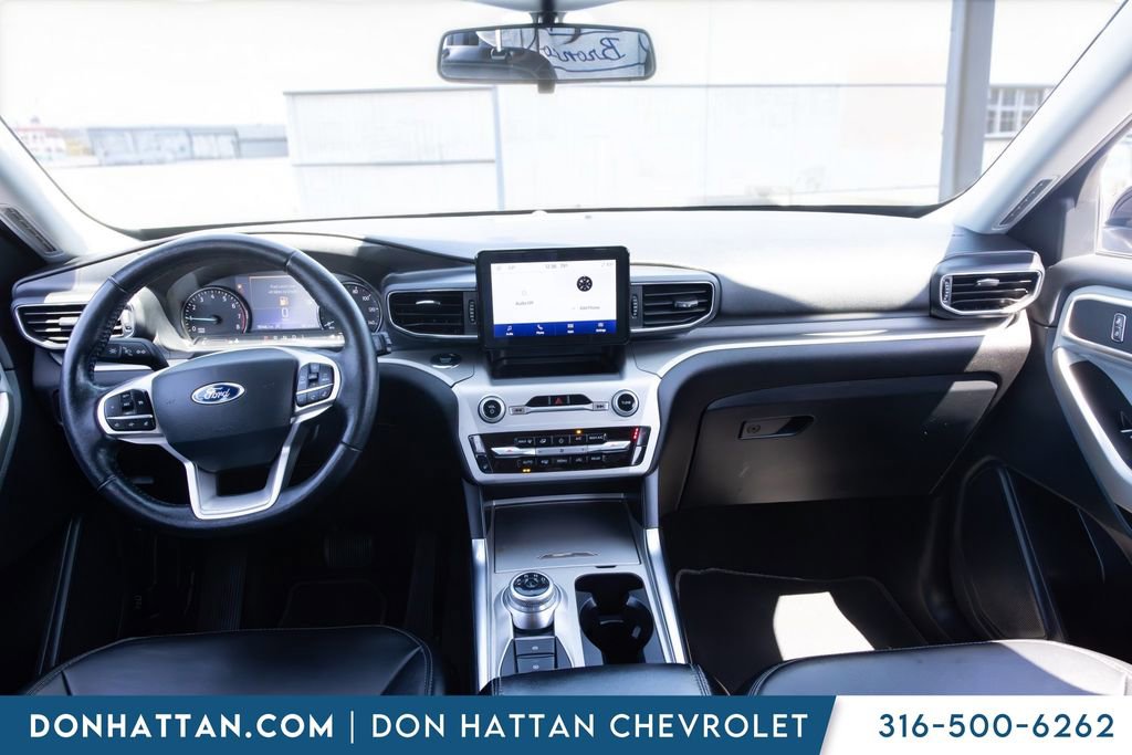 Used 2022 Ford Explorer XLT w/ Equipment Group 202A AWD/4WD image 4