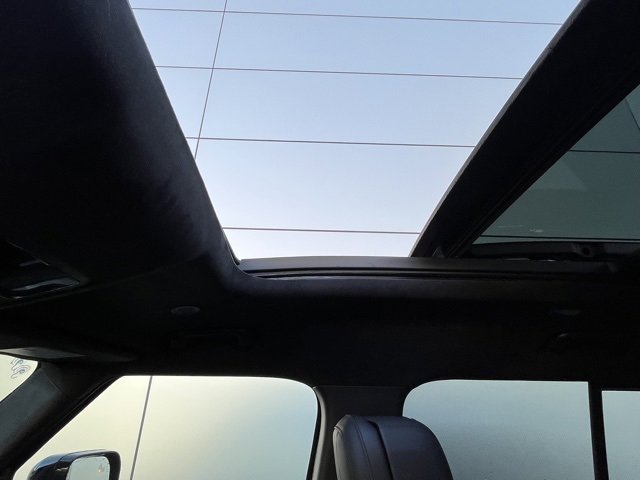 New 2025 Land Rover Defender 110 V8 image 10