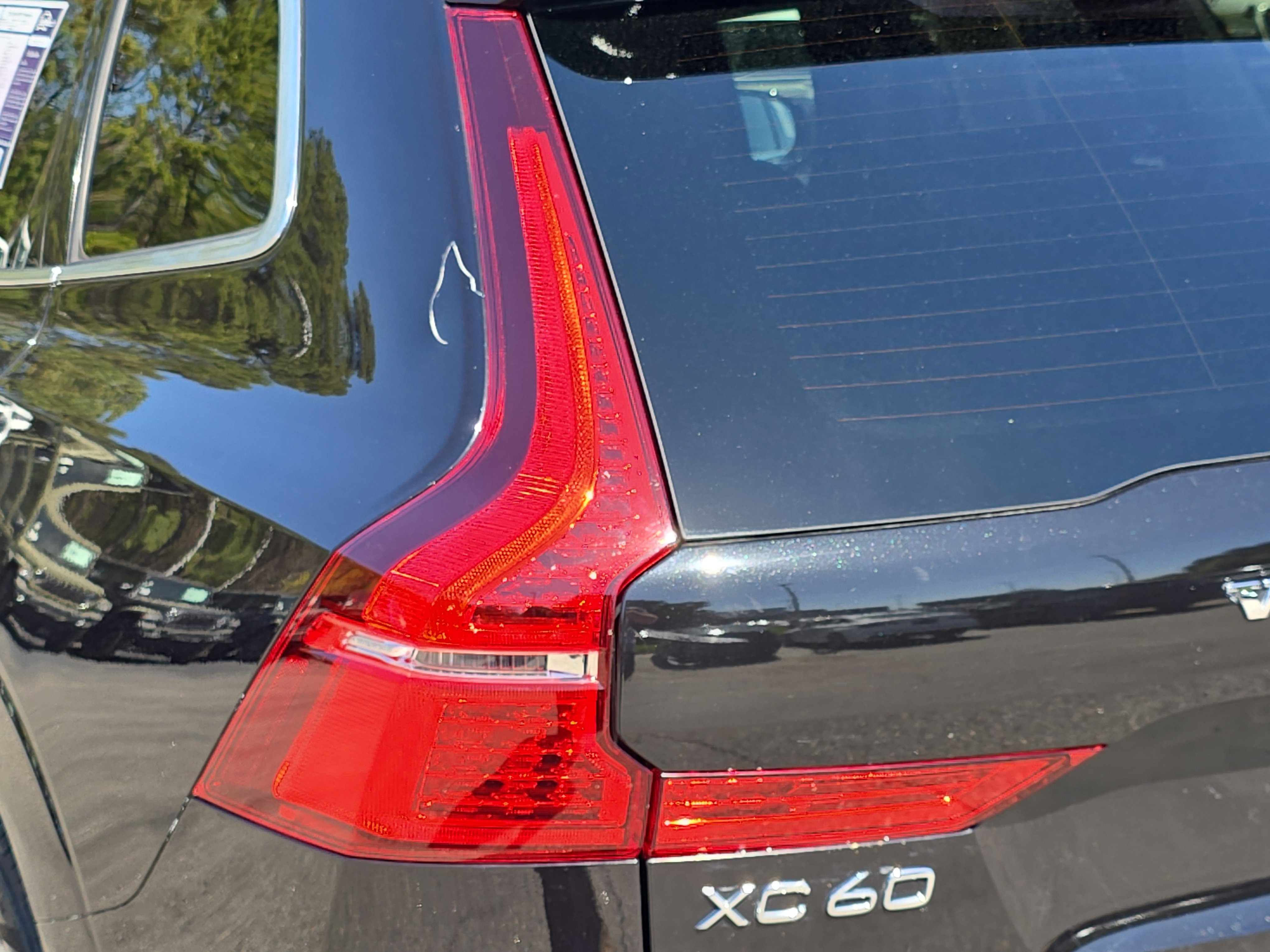 Used 2021 Volvo XC60 T5 Momentum image 35