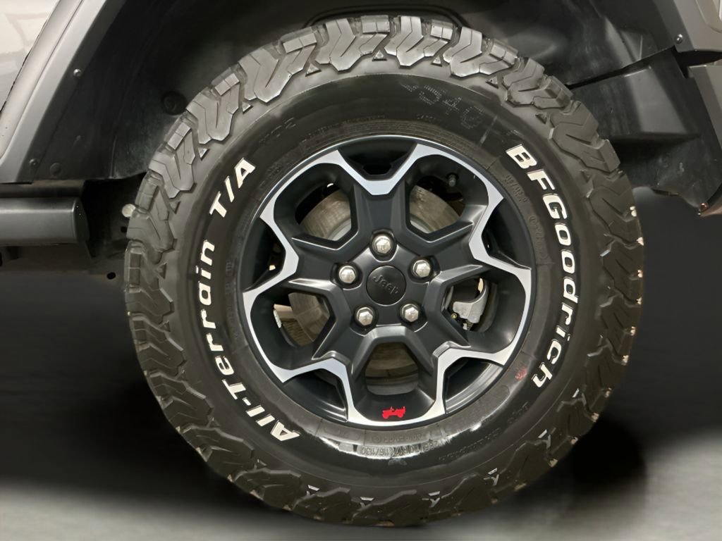 Used 2023 Jeep Wrangler Unlimited Rubicon w/ Cold Weather Group image 31