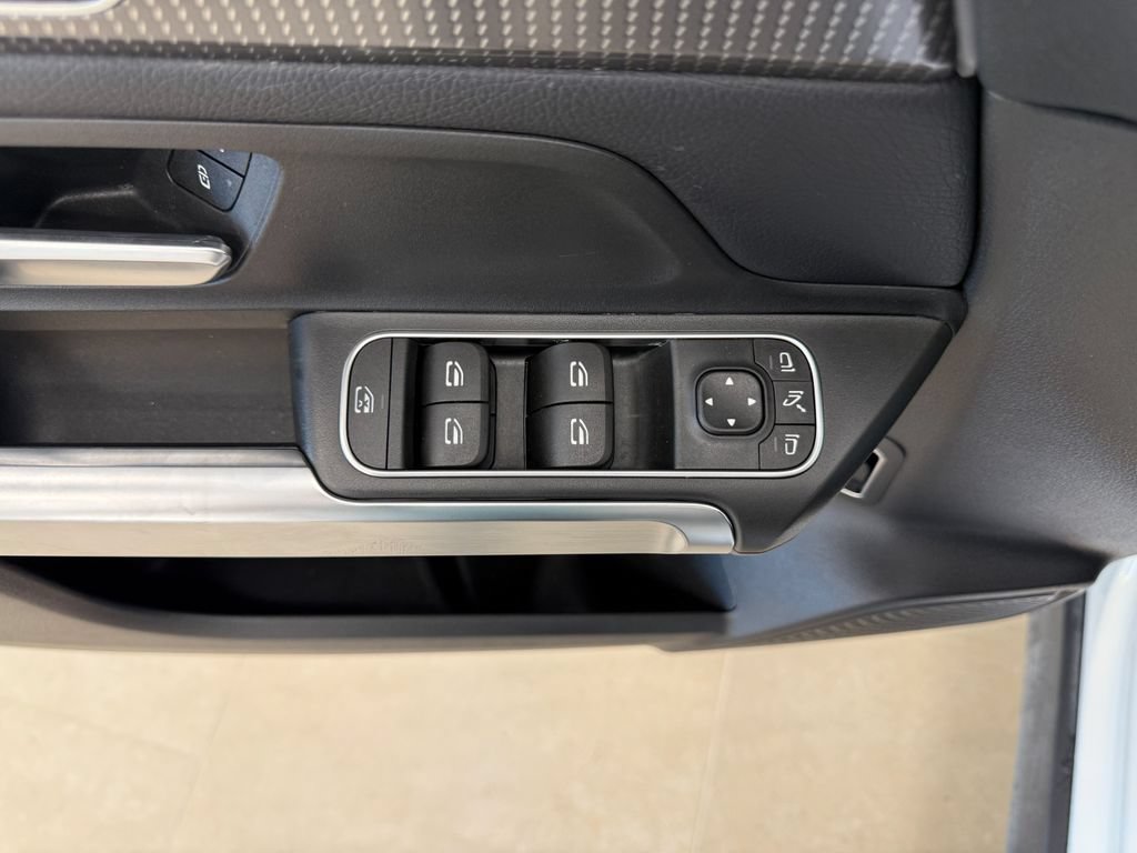 Used 2021 Mercedes-Benz GLB 250 image 15