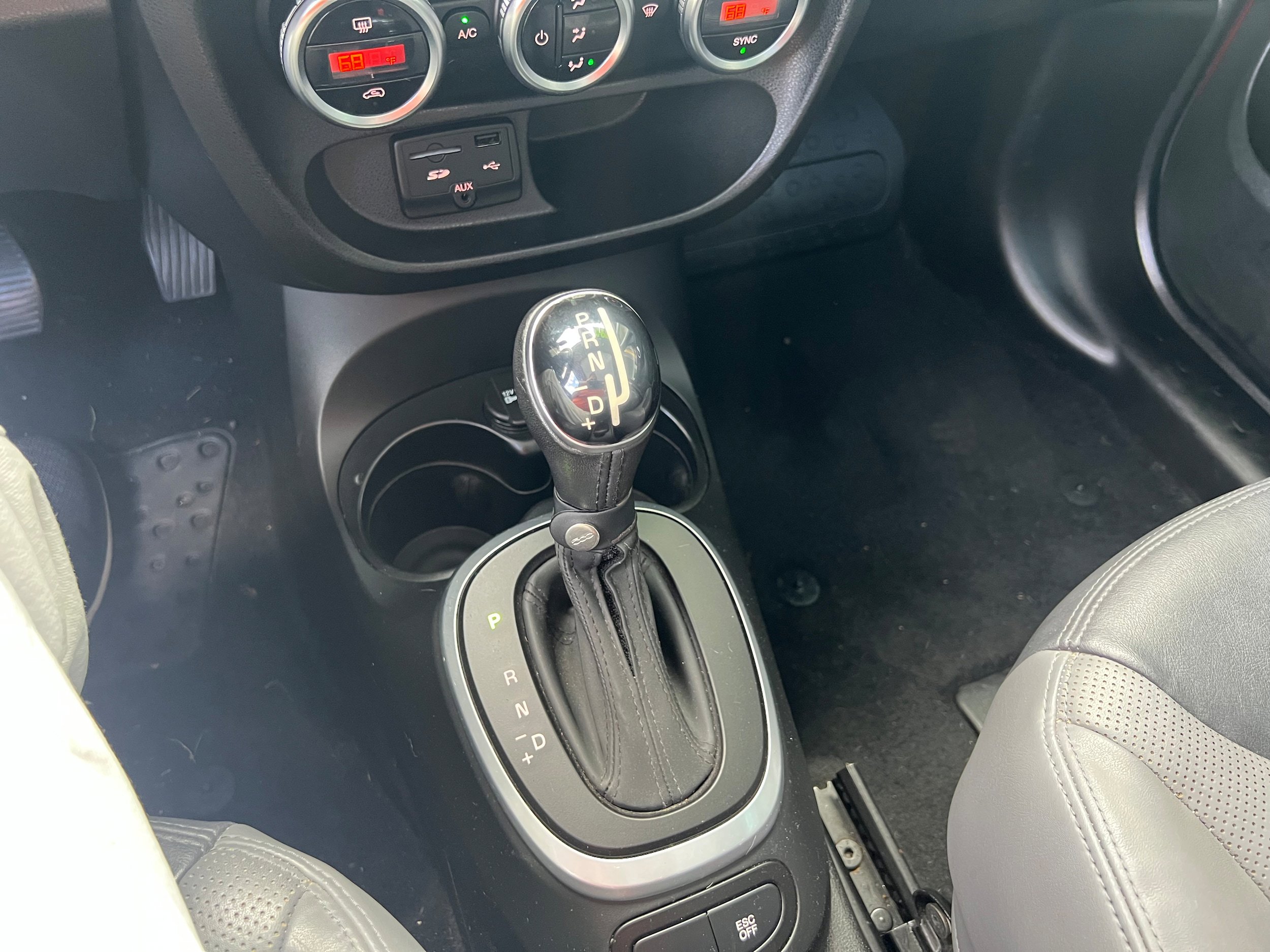 Used 2014 FIAT 500L Lounge w/ Mutually Exclusive Package image 15