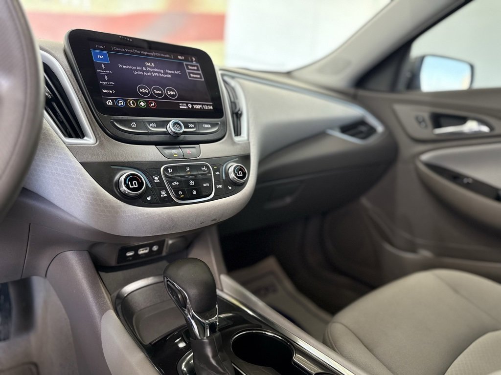Used 2024 Chevrolet Malibu LT image 31