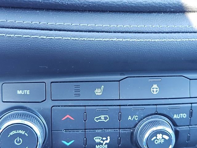 Used 2022 Dodge Durango GT image 40