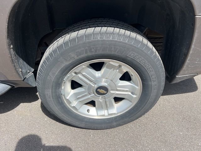 Used 2014 Chevrolet Suburban LT AWD/4WD image 9