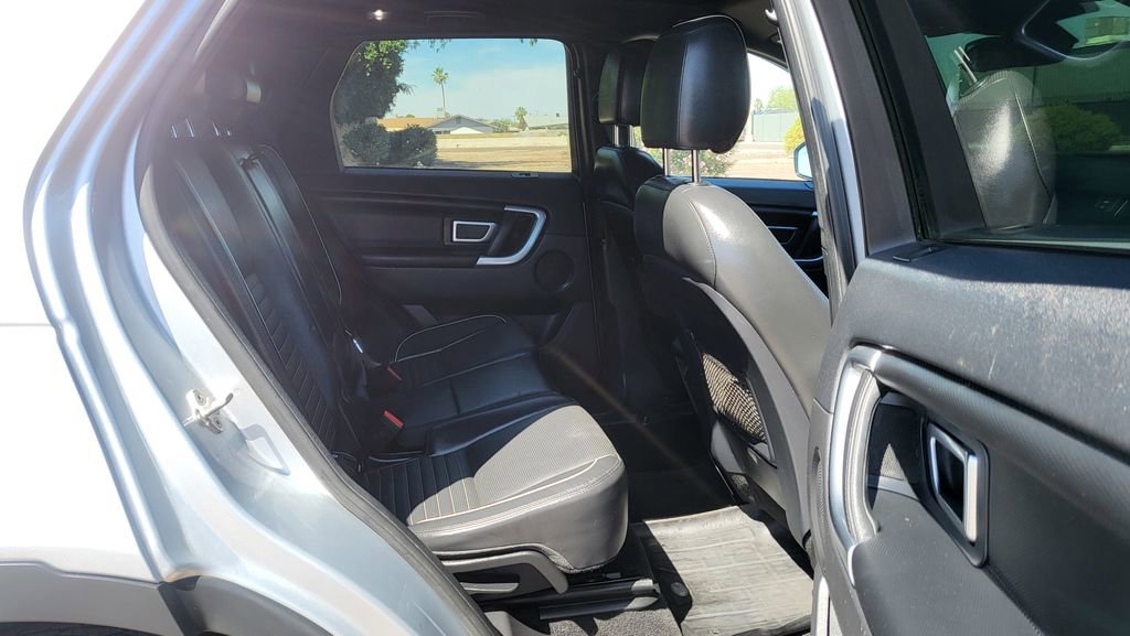 Used 2018 Land Rover Discovery Sport HSE image 21