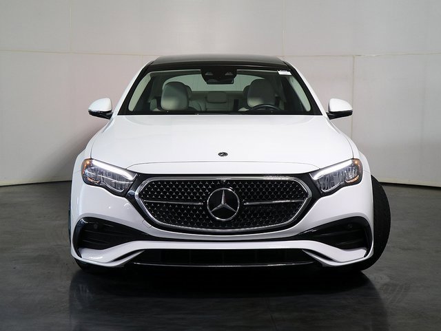 Used 2024 Mercedes-Benz E 350 4MATIC Sedan image 9