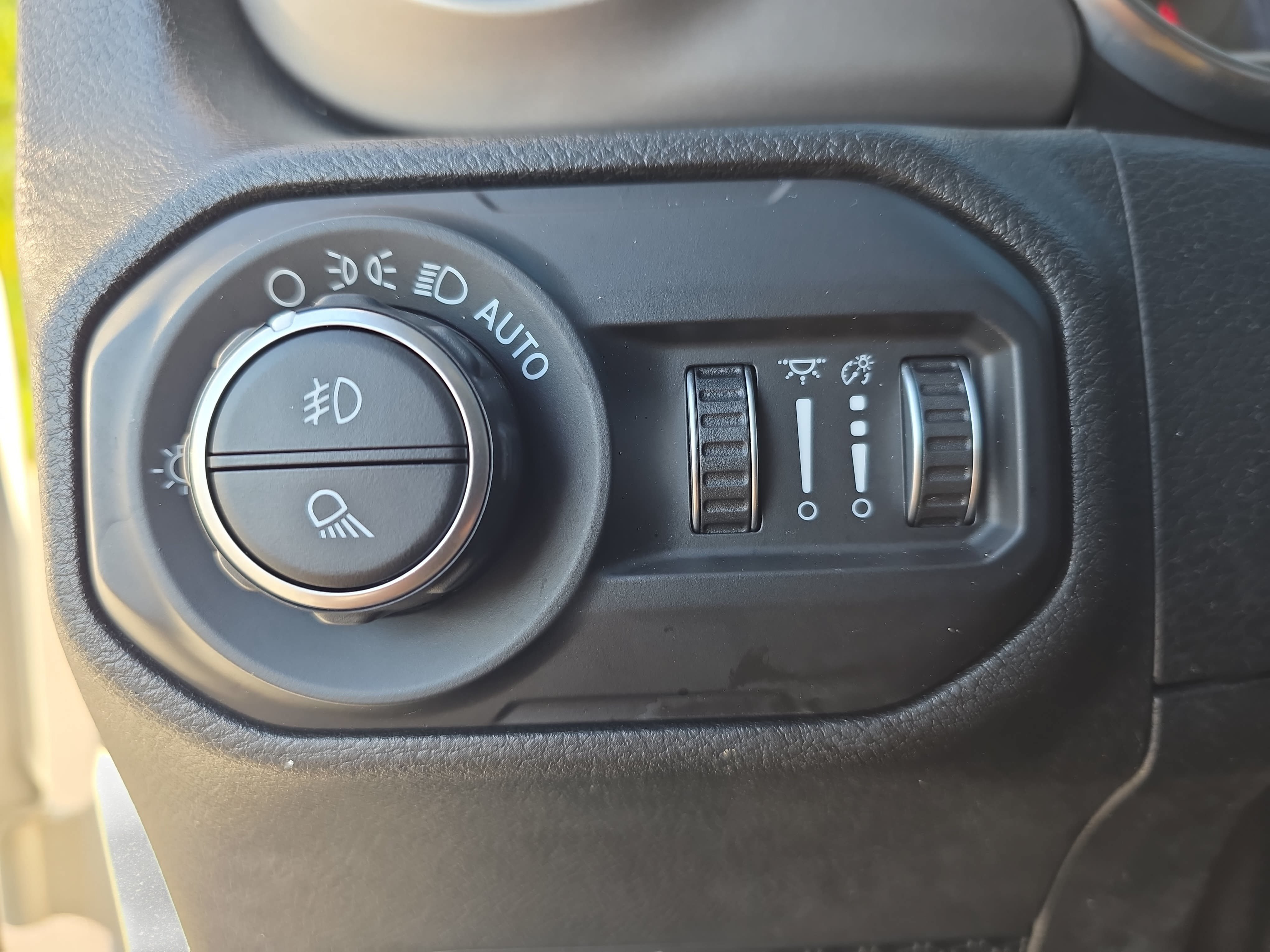 Used 2020 Jeep Gladiator Sport w/ Quick Order Package 24S AWD/4WD image 24