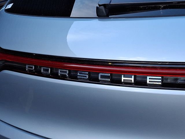 Certified 2026 Porsche Macan AWD/4WD image 32