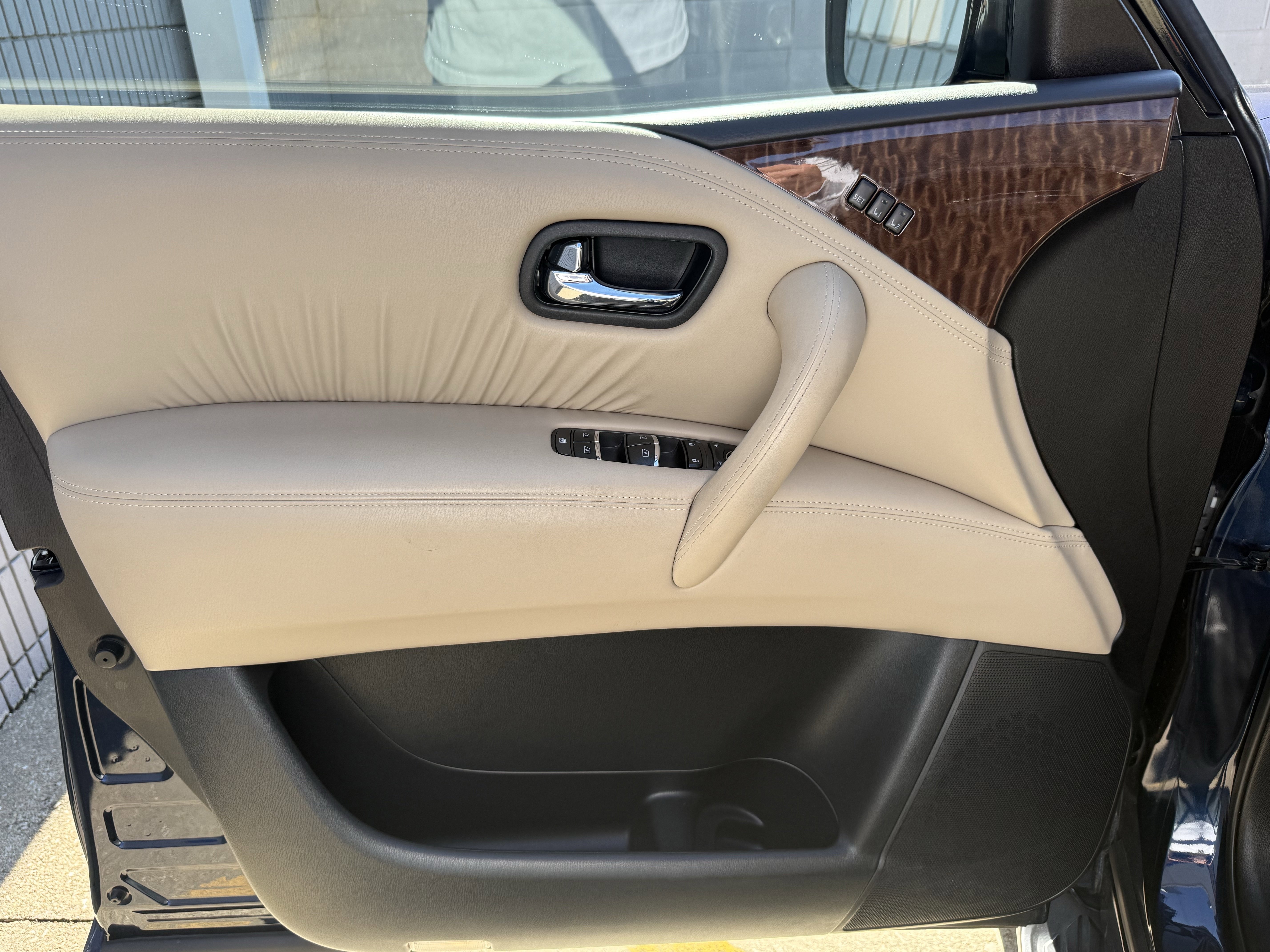 Used 2017 Nissan Armada SL image 12