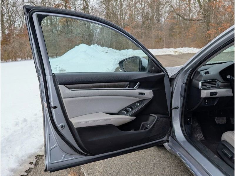 Used 2018 Honda Accord EX-L image 8