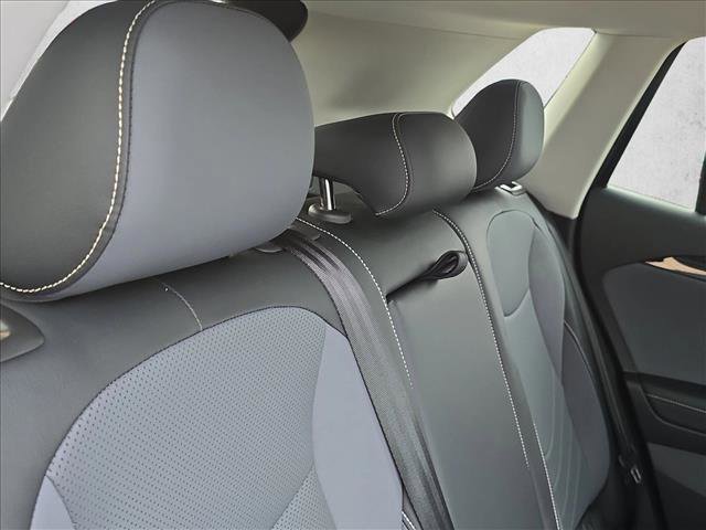 Used 2025 Volkswagen Tiguan SE image 19