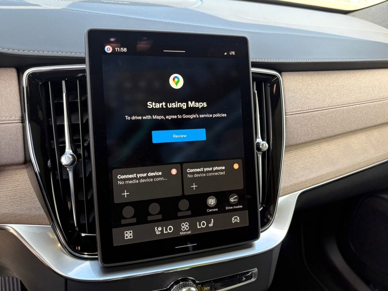 New 2026 Volvo XC90 B6 Plus w/ Protection Package Premier image 16