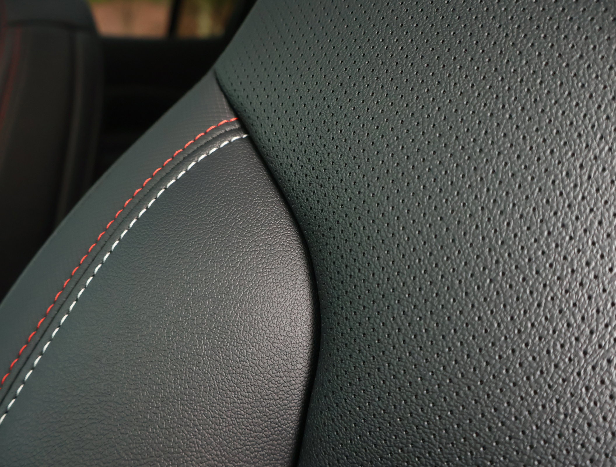 New 2026 Chevrolet Traverse Z71 w/ LPO, Floor Liner Package image 11