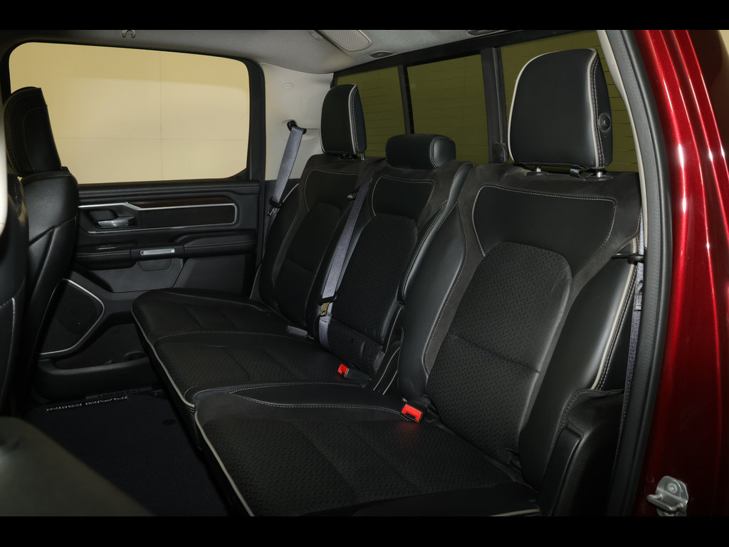 Used 2022 RAM 1500 Laramie AWD/4WD image 19