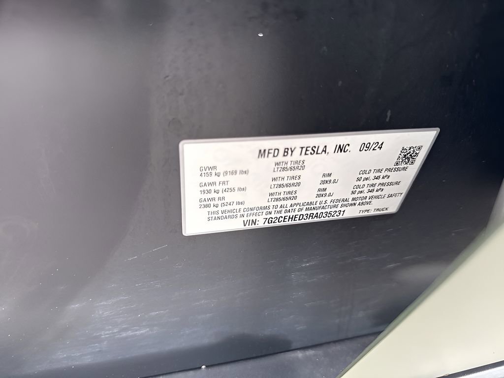 Used 2024 Tesla Cybertruck AWD Crew Cab image 37
