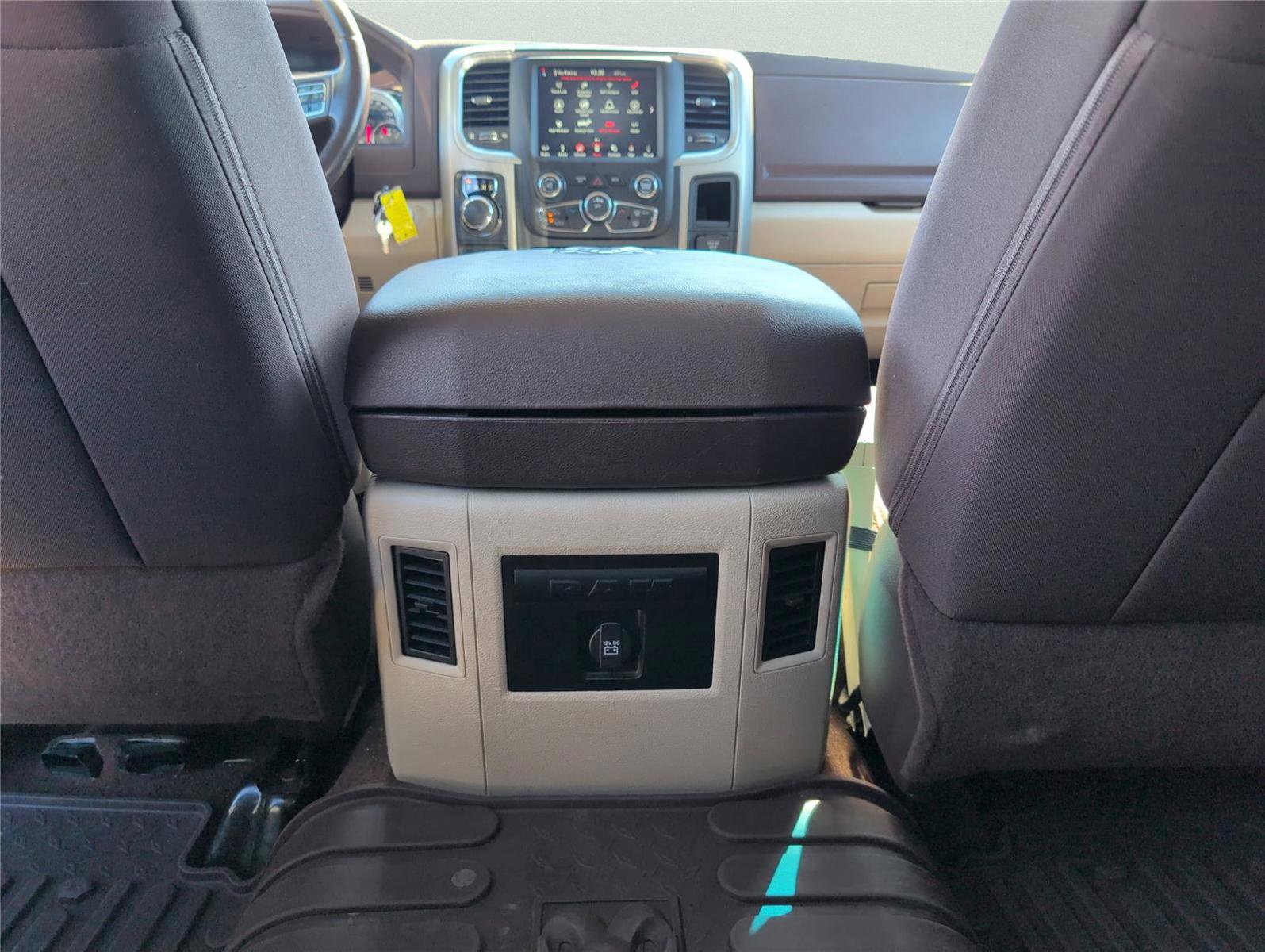 Used 2018 RAM 1500 SLT image 27