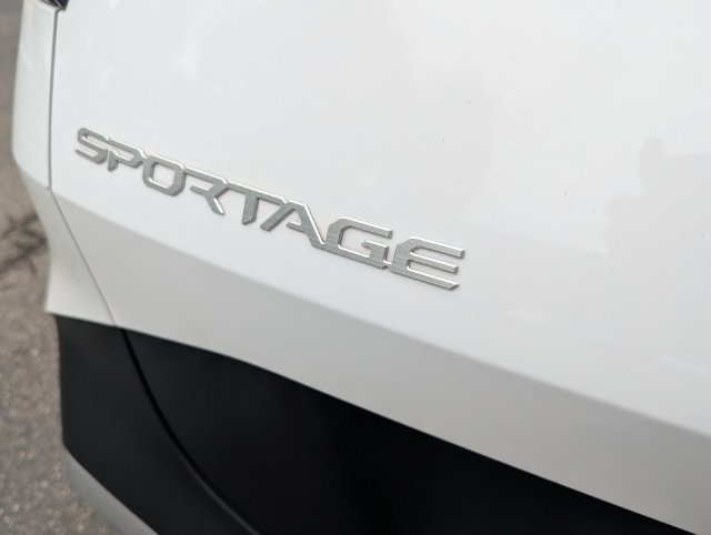 Certified 2025 Kia Sportage EX FWD image 9