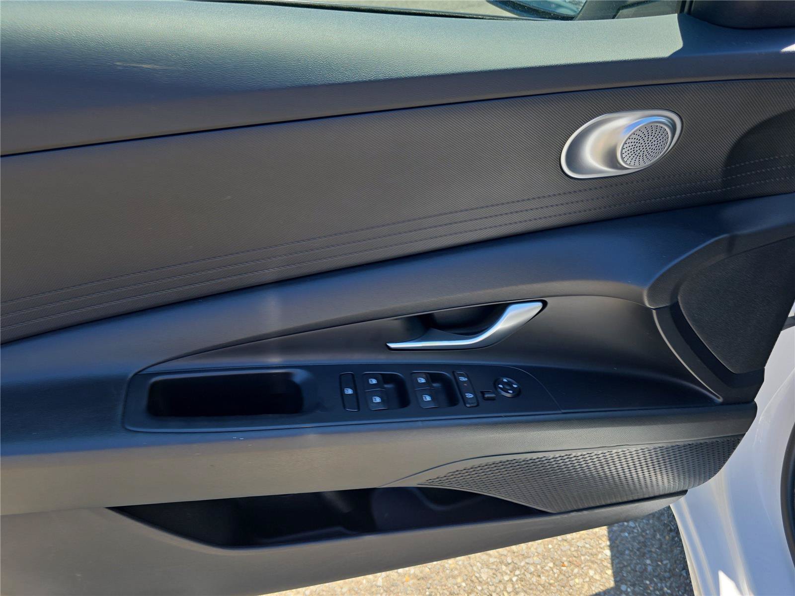 Certified 2024 Hyundai Elantra SEL FWD image 17