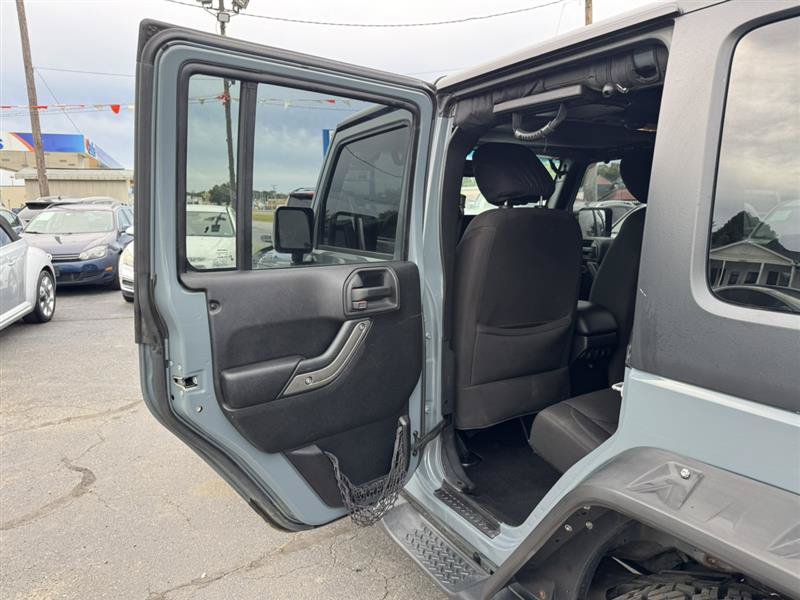 Used 2015 Jeep Wrangler Unlimited Sport w/ Quick Order Package 23S AWD/4WD image 23