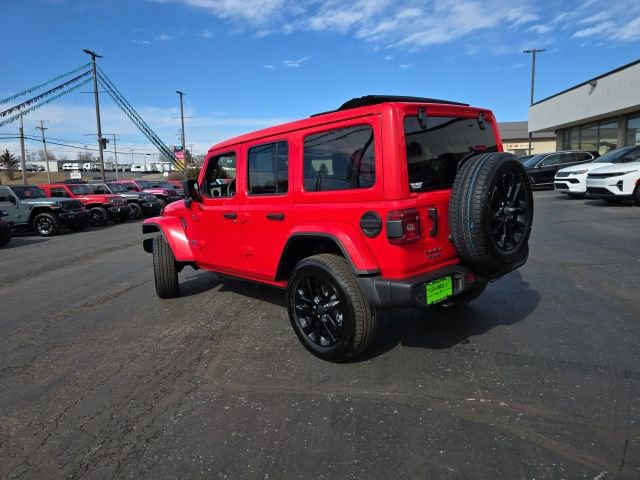Used 2025 Jeep Wrangler Unlimited Sahara w/ Safety Group image 5