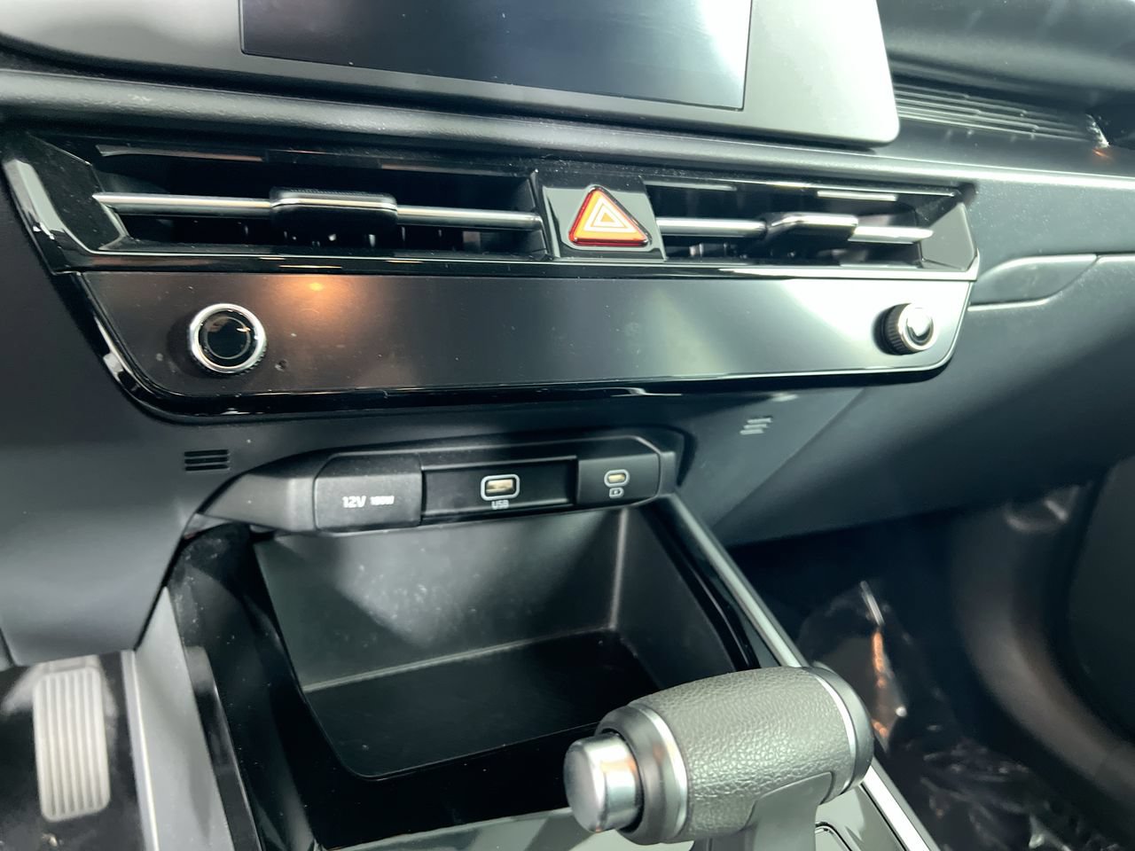Certified 2023 Kia Niro LX FWD image 23