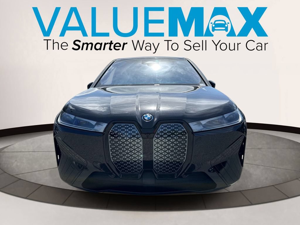 Used 2023 BMW iX xDrive50 w/ Sport Package AWD/4WD image 8