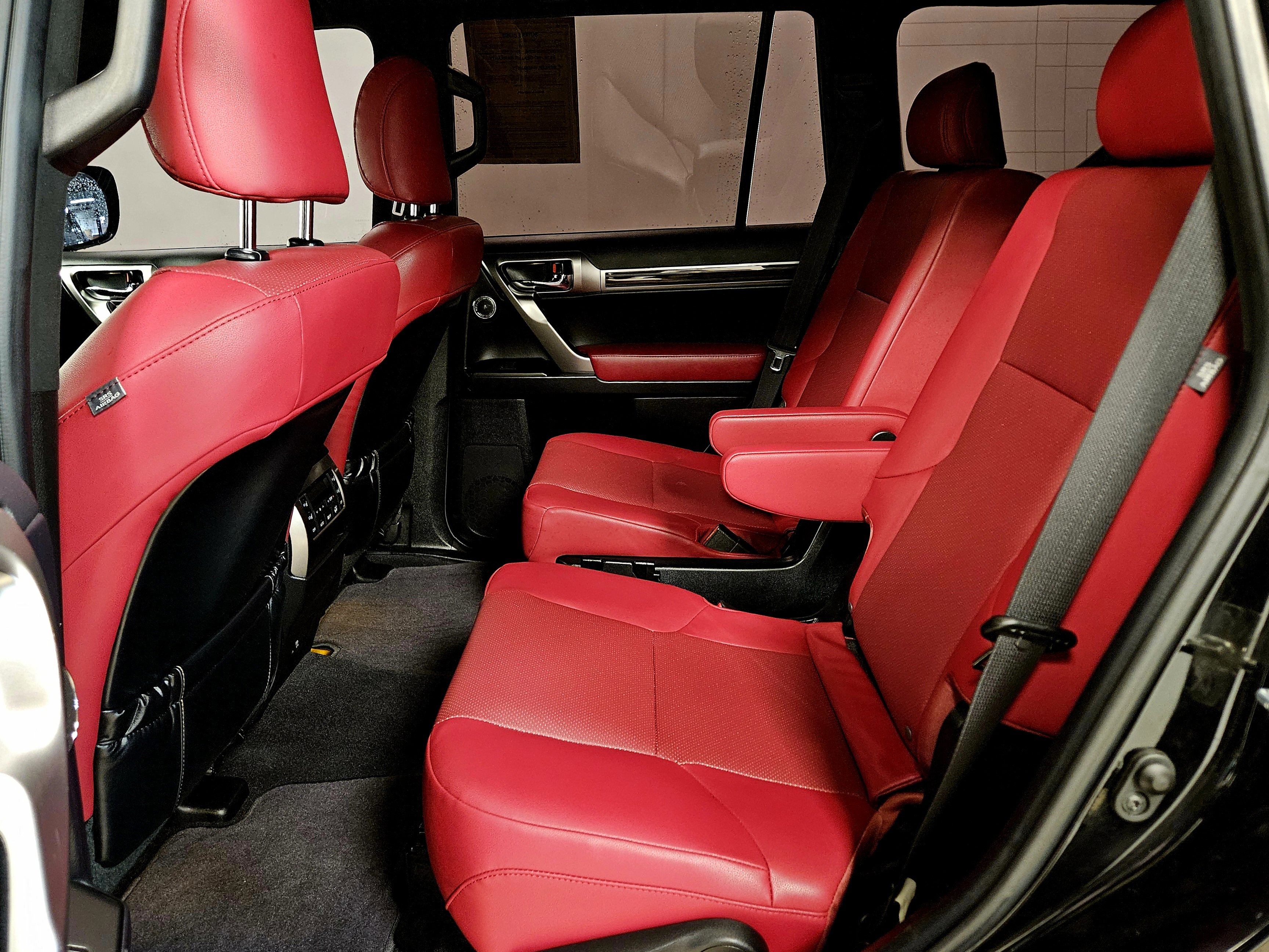 Used 2023 Lexus GX 460 Premium w/ Accessory Package image 11