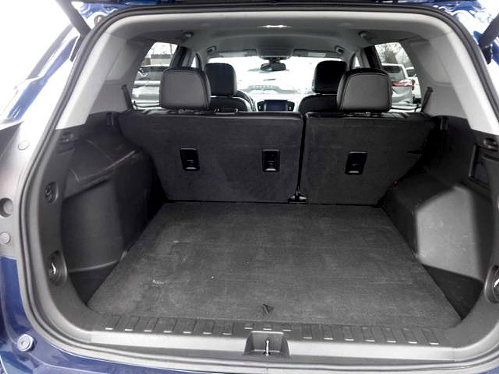 Used 2023 GMC Terrain SLT image 9