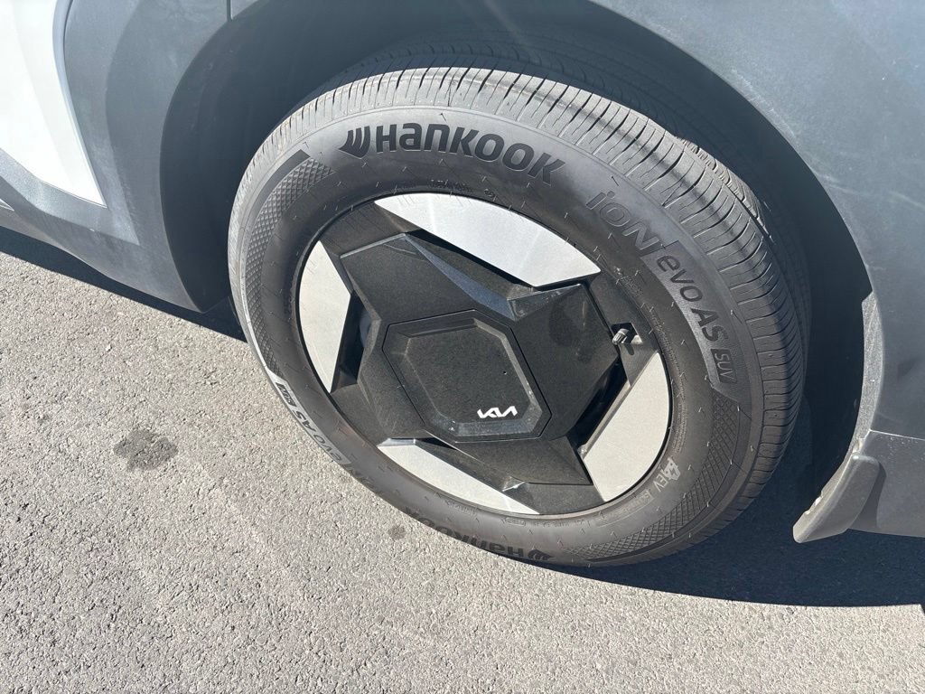Certified 2024 Kia EV9 Wind AWD/4WD image 5