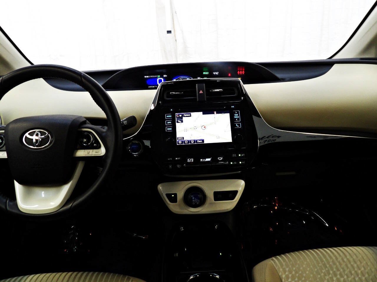 Used 2017 Toyota Prius Three w/ Carpet Mat Package FWD image 23
