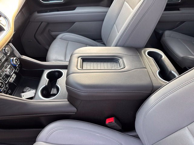 Used 2024 GMC Yukon SLT w/ SLT Premium Package AWD/4WD image 17