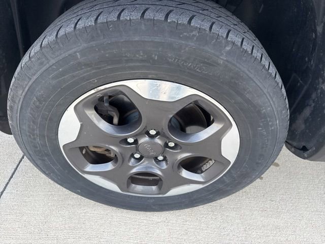 Used 2017 Jeep Renegade Sport w/ Power & Air Group image 16