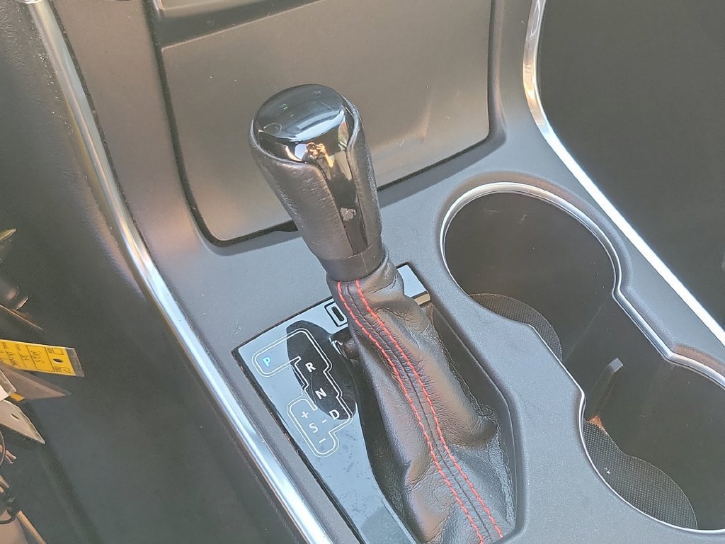 Used 2016 Toyota Camry SE FWD image 31