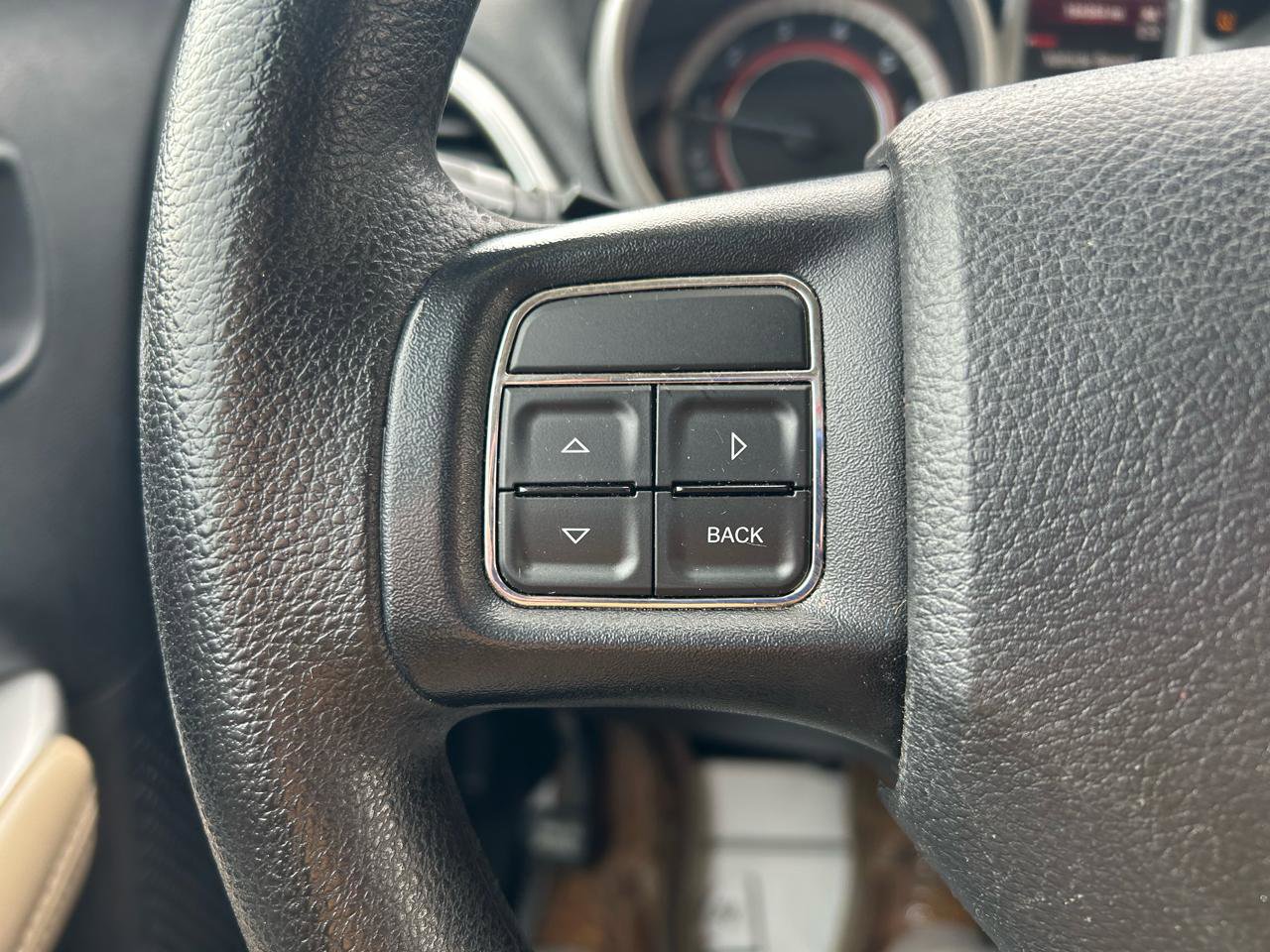 Used 2015 Dodge Journey SXT w/ Flexible Seating Group FWD image 19