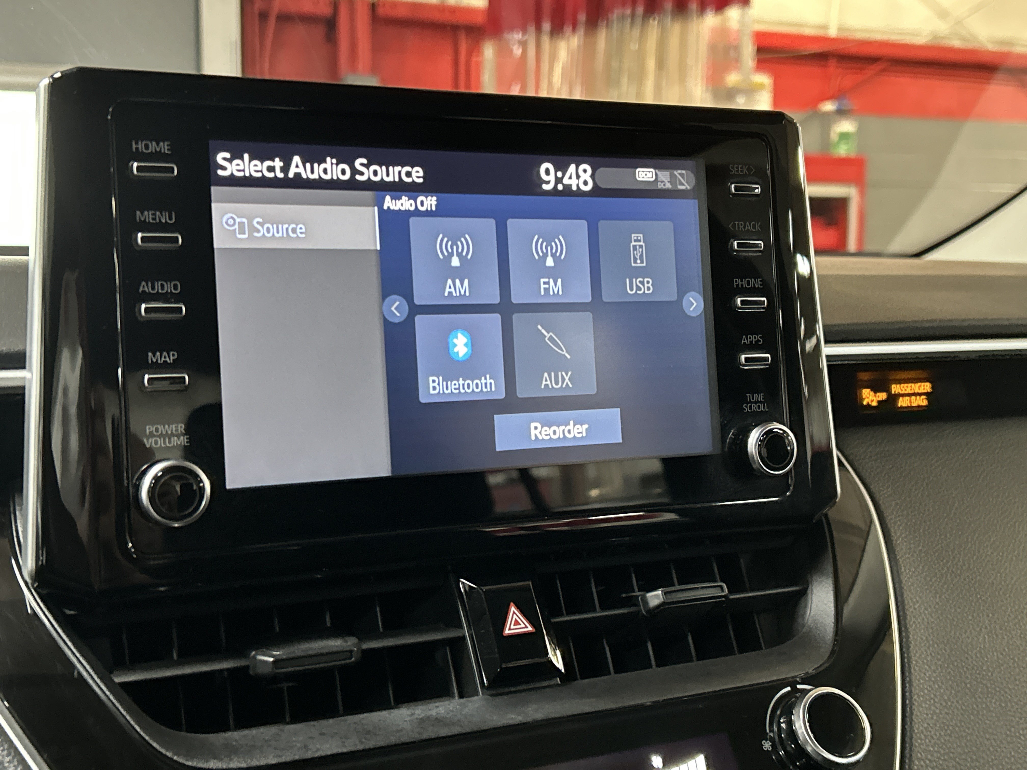 Used 2020 Toyota Corolla LE FWD image 23
