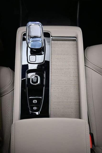 New 2026 Volvo XC90 B6 Plus w/ Protection Package Premier image 10