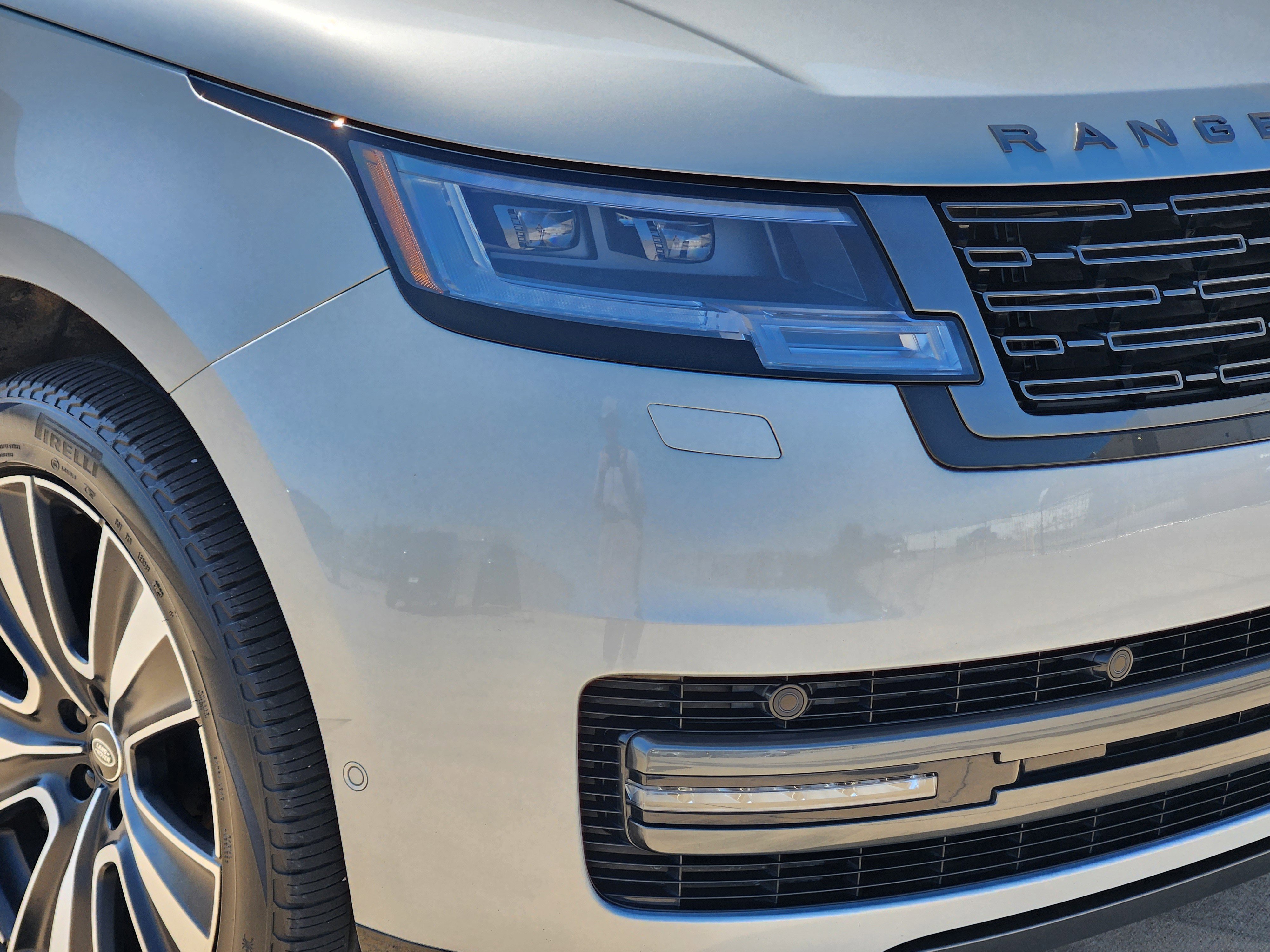 Certified 2023 Land Rover Range Rover SE image 8