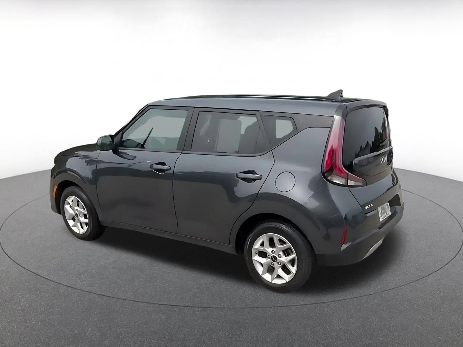 Used 2025 Kia Soul LX w/ LX Technology Package FWD image 9