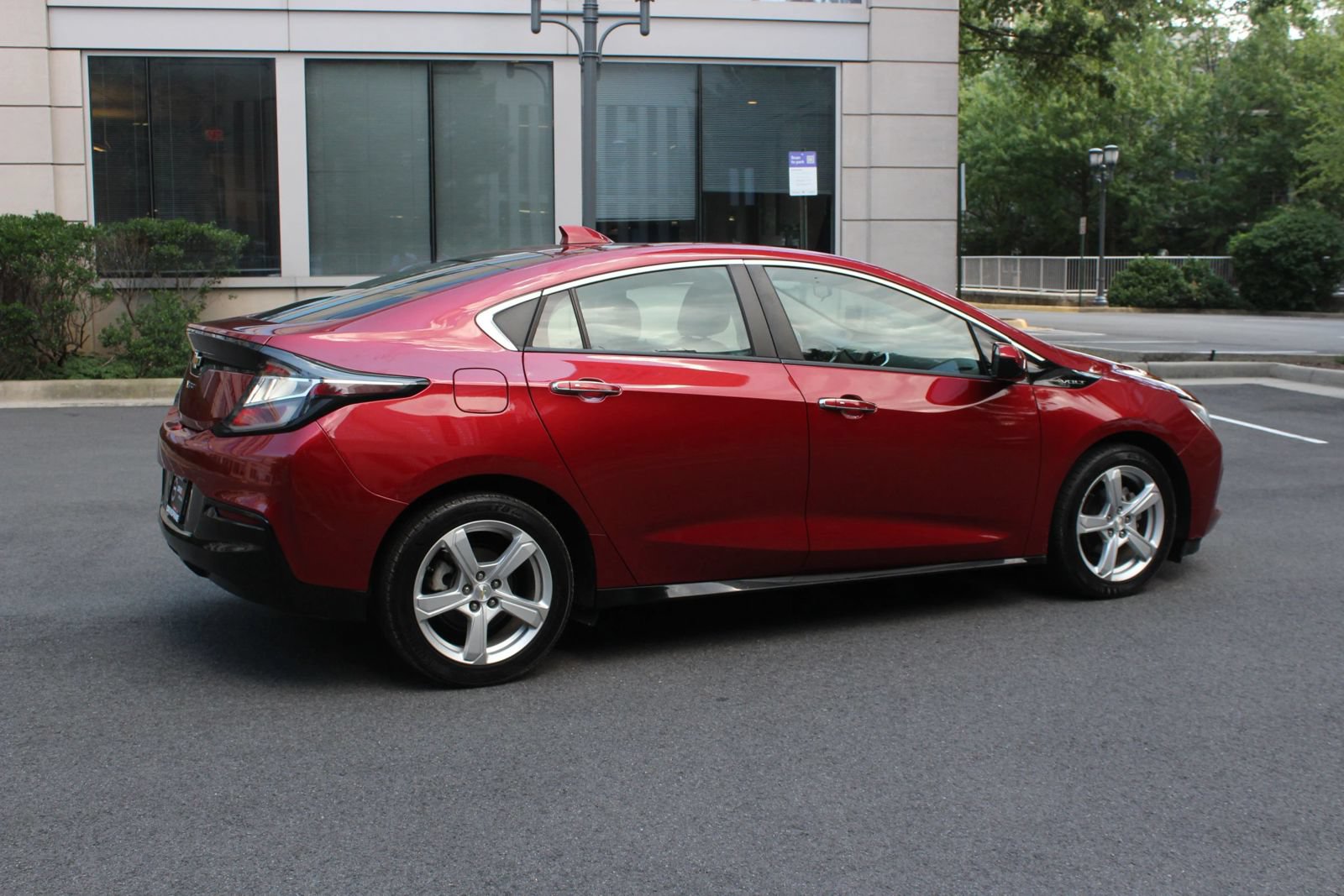 Used 2019 Chevrolet Volt LT w/ Power Convenience Package FWD image 7