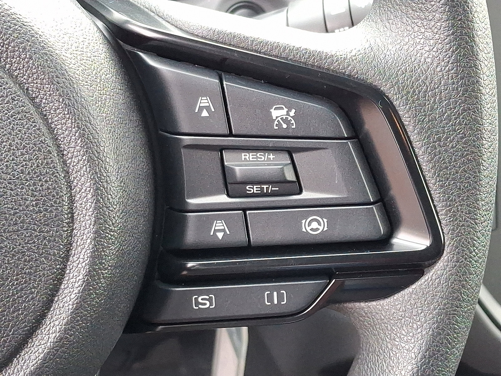 Certified 2025 Subaru Crosstrek 2.0i image 23