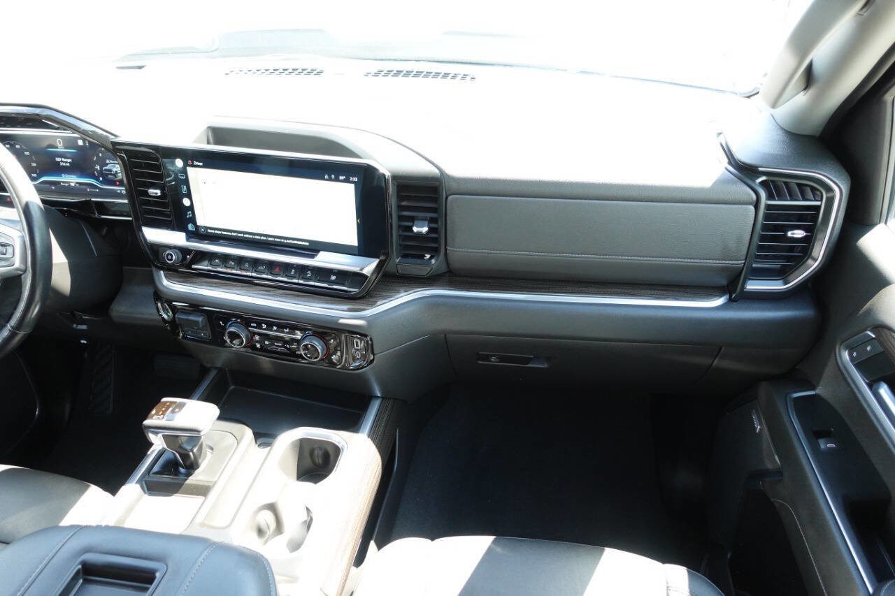 Used 2022 Chevrolet Silverado 1500 LT Trail Boss w/ LT Trail Boss Premium Package AWD/4WD image 48