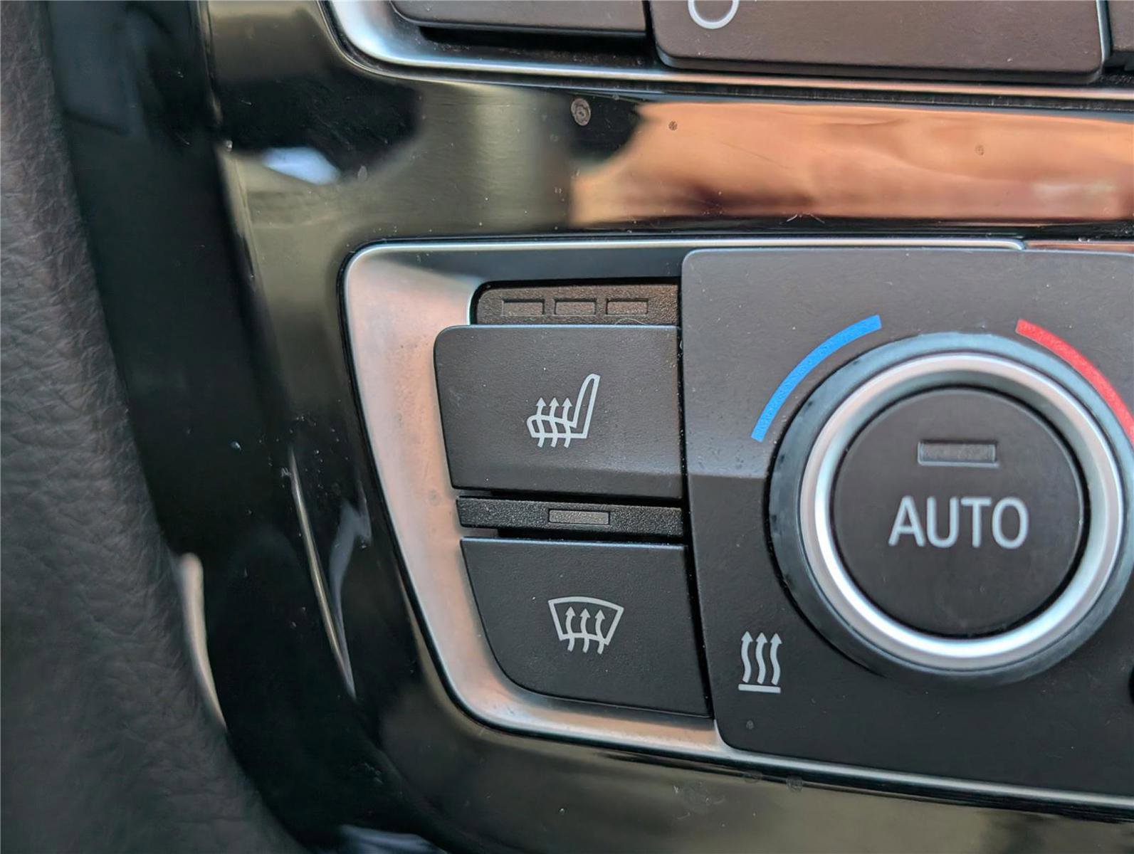 Used 2017 BMW 320i Sedan image 26